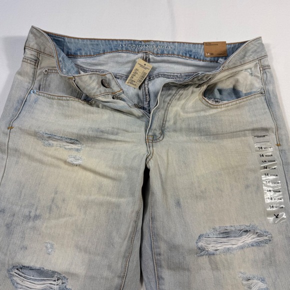 American Eagle Outfitters Womensy Boy Crop Jeans Light Wash Distressed Sz 14 NWT - Picture 2 of 15